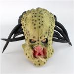 Reduzierte Alien-Masken aus Latex 
