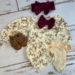 Cremefarbene Blumenmuster Babyausstattungen mit Knopf aus Baumwolle für Babys für den für den Herbst 