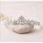 Reduzierte Silberne Elegante Damendiademe aus Silber mit Strass handgemacht 1-teilig für die Braut 