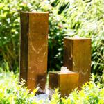 Moderne Säulenbrunnen aus Metall 