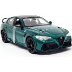 Grüne Bburago Alfa Romeo Giulia Modellautos & Spielzeugautos 