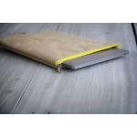 Gelbe Nachhaltige Macbook Taschen mit Reißverschluss aus Leder für Herren 