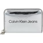 Silberne Calvin Klein Jeans Damenportemonnaies & Damenwallets aus Kunstleder klein 