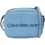 Blaue Calvin Klein Jeans Umhängetaschen mit Reißverschluss aus Kunstleder klein 