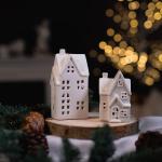 Weiße Lichthäuser & Weihnachtsdörfer glänzend aus Keramik LED beleuchtet 