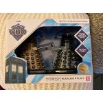BBC Doctor Who Geschichte der Daleks 16 und 17 Black and Gold New Series Figuren-Set, 5.5 inches