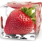 Moderne Eurographics Iced Strawberry Kunstdrucke aus Glas 20x20 