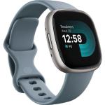 fitbit Versa 4 Fitness-Smartwatch Smartwatch (FitbitOS5), inkl. 6 Monate Fitbit Premium Mitgliedschaft, blau, Pure Platinum/blaugrau