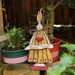Bunte Rustikale 26 cm Hasen-Gartenfiguren 