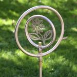Silberne Gartenstecker & Beetstecker mit Blumenmotiv aus Edelstahl 