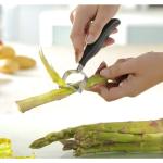 GEFU Gemüseschäler / Spargelschäler FILIGRANO mit gebogener Klinge