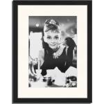 Schwarze Moderne Audrey Hepburn Poster mit Rahmen aus Papier mit Rahmen 