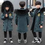 Schwarze Midi Kinderdaunenmäntel aus Pelz gepolstert für Jungen für den für den Winter 