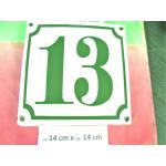 Grüne Hausnummern aus Emaille 