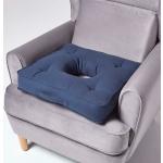 HOMESCAPES Orthopädisches Sitzkissen dunkelblau mit Aussparung, 50 x 50 cm - Sitzpolster mit Baumwollbezug - Dunkelblau
