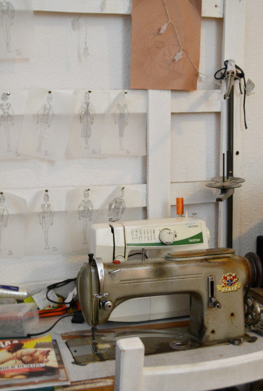Mit ihr hat alles begonnen: Die Vintage-Nähmaschine von Designerin Clémence de Lafosse