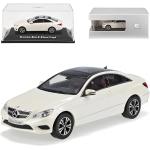 Weiße Kyosho Mercedes Benz Merchandise E-Klasse Modellautos & Spielzeugautos aus Metall 