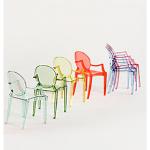 Bunte Transparente Stühle aus Kunststoff stapelbar 