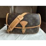 Braune Vintage Louis Vuitton Damenschultertaschen & Damenshoulderbags aus Stoff Klein 