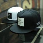 Schwarze Unifarbene Hip Hop Snapback-Caps aus Leder für Herren für den für den Sommer 
