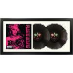 Miley Cyrus - Kunststoff Herzen Gerahmtes Doppelalbum Weißes Passepartout Und Schwarzer Rahmen. 45 X 90 cm