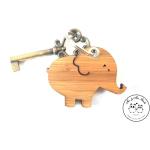Motiv Mr. & Mrs. Panda Elefanten-Schlüsselanhänger mit Tiermotiv aus Holz 