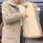 Braune Rollkragen Winterjacken aus Pelz Handwäsche für Damen Größe 3 XL für den für den Winter 