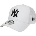 New Era Essential New York Yankees MLB Trucker Cap, weiße Herrenkappe