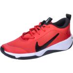 Rote Nike Omni Multi-Court Hallenschuhe für Kinder Größe 36 mit Absatzhöhe bis 3cm 