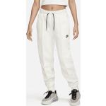 Nike Sportswear Tech Fleece Jogginghose mit mittelhohem Bund für Damen - Braun