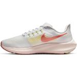 Weiße Nike Zoom Pegasus 38 Joggingschuhe & Runningschuhe aus Textil für Damen Größe 38,5 