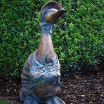 Cyanblaue Hasen-Gartenfiguren aus Kunstharz 
