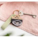 Pinke Schlüsselanhänger mit Foto aus Eiche 