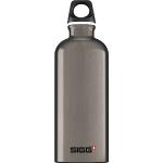 SIGG - Alu Trinkflasche - Traveller Smoked Pearl - Klimaneutral Zertifiziert - Für Kohlensäurehaltige Getränke Geeignet - Auslaufsicher - Federleicht - BPA-frei - Perlgrau - 0,6L