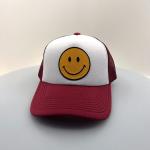 Burgundfarbene Emoji Smiley Snapback-Caps aus Mesh für Herren 