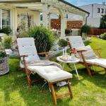 Braune Nachhaltige Deckchairs & Holzliegestühle aus Akazienholz klappbar Breite 150-200cm, Höhe 150-200cm, Tiefe 50-100cm 