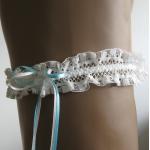 Offwhitefarbene Damenstrumpfbänder mit Perlen aus Spitze für die Braut 