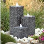 Graue Ubbink AcquaArte Springbrunnensets aus Stein LED beleuchtet 