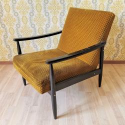 Vintage Gelber Holzsessel Mit Federn/Made in Jugoslawien Den 1960Er Jahren Mid-Century Cocktail Lounge Chair Low Seating Resting