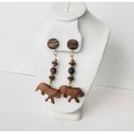 Cremefarbene Gestreifte Vintage Perlenohrringe mit Löwen-Motiv handgemacht 