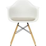 Offwhitefarbene Moderne Vitra Eames Designer Stühle aus Eschenholz gepolstert 