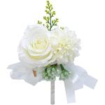 Weiße Ansteckblumen mit Blumenmotiv handgemacht für die Braut 